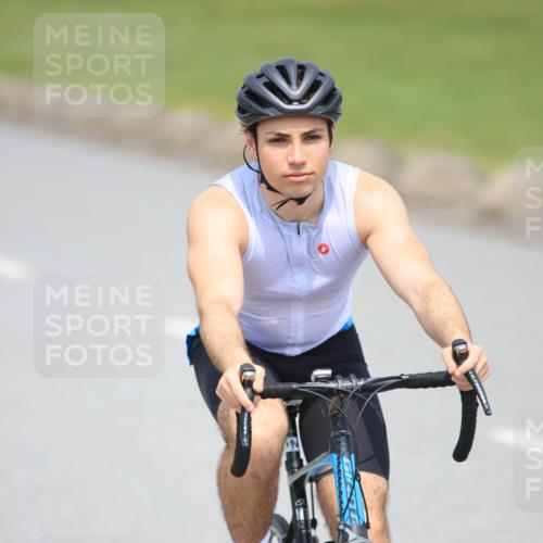 21.06.2025 - 27. Vierlanden-Triathlon H.Heesch http://msf.ph/oto/7993235 15.06.2025 12:04:17 Radfahren 19, 792, 804, 880, 901, 904, 932, 954 meine-sportfotos.de