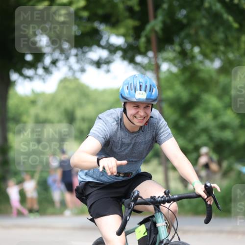 15.06.2025 - 7 Türme Triathlon Yannick Fuchs http://msf.ph/oto/7993260 15.06.2025 13:06:47 Radfahren 383, 544, 572, 1192 meine-sportfotos.de