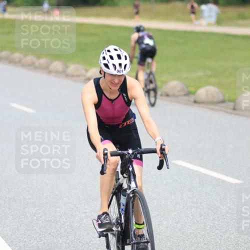 21.06.2025 - 27. Vierlanden-Triathlon H.Heesch http://msf.ph/oto/7993268 15.06.2025 12:04:24 Radfahren 725, 792, 804, 833, 901, 904, 954 meine-sportfotos.de