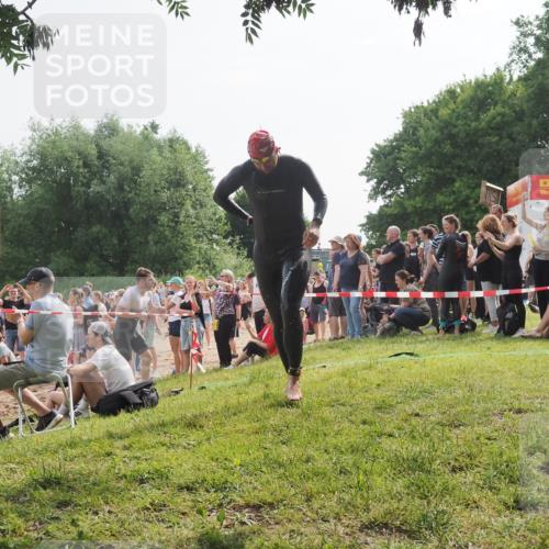 15.06.2025 - 27. Vierlanden-Triathlon KatJ http://msf.ph/oto/7993281 15.06.2025 09:54:19 Schwimmen 302, 337, 342, 356 meine-sportfotos.de