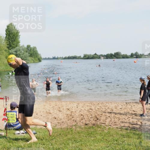 21.06.2025 - 27. Vierlanden-Triathlon MichiJ http://msf.ph/oto/7993314 15.06.2026 09:55:29 Schwimmen 272, 316, 327, 329, 335, 348, 353, 548 meine-sportfotos.de