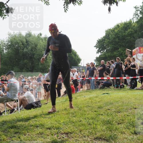 15.06.2025 - 27. Vierlanden-Triathlon KatJ http://msf.ph/oto/7993321 15.06.2025 09:54:19 Schwimmen 302, 337, 342, 356 meine-sportfotos.de