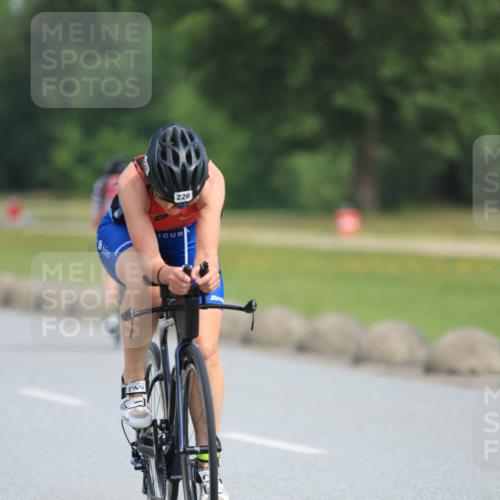 15.06.2025 - 27. Vierlanden-Triathlon H.Heesch http://msf.ph/oto/7993333 15.06.2025 10:23:29 Radfahren 226, 507, 559 meine-sportfotos.de