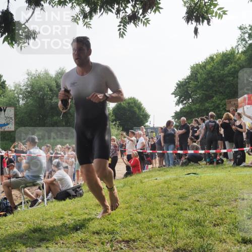 15.06.2025 - 27. Vierlanden-Triathlon KatJ http://msf.ph/oto/7993390 15.06.2025 09:54:22 Schwimmen 253, 255, 261, 302, 337, 342, 356 meine-sportfotos.de