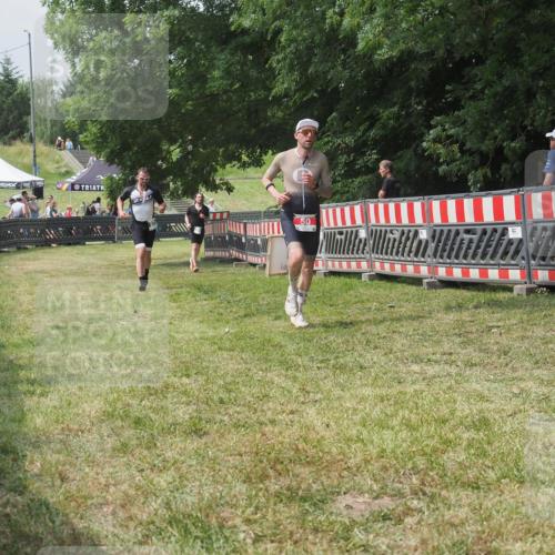 21.06.2025 - 27. Vierlanden-Triathlon KatJ http://msf.ph/oto/7993409 15.06.2025 12:34:28 Ziel 50, 874 meine-sportfotos.de