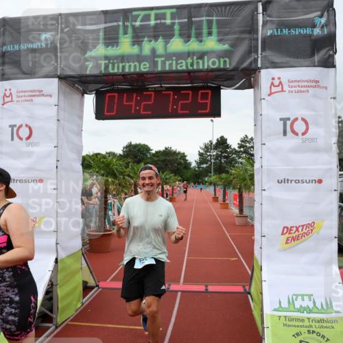 15.06.2025 - 7 Türme Triathlon Michael Strokosch http://msf.ph/oto/7993443 15.06.2025 14:27:29 Ziel 355, 498, 970 meine-sportfotos.de