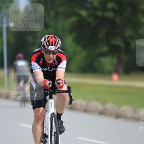 15.06.2025 - 27. Vierlanden-Triathlon H.Heesch http://msf.ph/oto/7993459 15.06.2025 10:24:52 Radfahren 231, 494, 523 meine-sportfotos.de