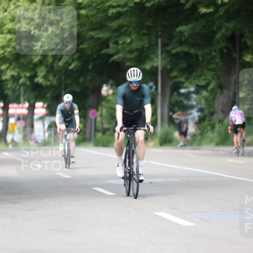 15.06.2025 - 7 Türme Triathlon Yannick Fuchs http://msf.ph/oto/7993464 15.06.2025 13:07:18 Radfahren 589, 702 meine-sportfotos.de