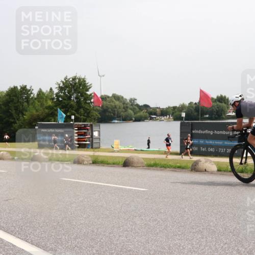 15.06.2025 - 27. Vierlanden-Triathlon H.Heesch http://msf.ph/oto/7993478 15.06.2025 11:16:27 Radfahren 603, 717, 794 meine-sportfotos.de