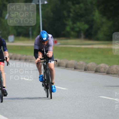 15.06.2025 - 27. Vierlanden-Triathlon H.Heesch http://msf.ph/oto/7993490 15.06.2025 10:25:19 Radfahren 2, 8, 216, 223, 471, 593 meine-sportfotos.de