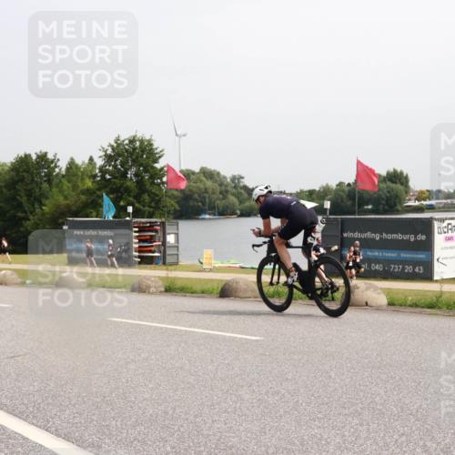 15.06.2025 - 27. Vierlanden-Triathlon H.Heesch http://msf.ph/oto/7993493 15.06.2025 11:16:27 Radfahren 603, 717, 794 meine-sportfotos.de