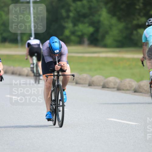 15.06.2025 - 27. Vierlanden-Triathlon H.Heesch http://msf.ph/oto/7993503 15.06.2025 10:25:19 Radfahren 2, 8, 216, 223, 471, 593 meine-sportfotos.de