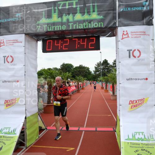 15.06.2025 - 7 Türme Triathlon Michael Strokosch http://msf.ph/oto/7993509 15.06.2025 14:27:41 Ziel 702 meine-sportfotos.de