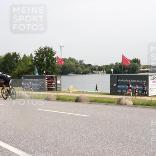 15.06.2025 - 27. Vierlanden-Triathlon H.Heesch http://msf.ph/oto/7993540 15.06.2025 11:16:28 Radfahren 45, 603, 717, 794, 805 meine-sportfotos.de