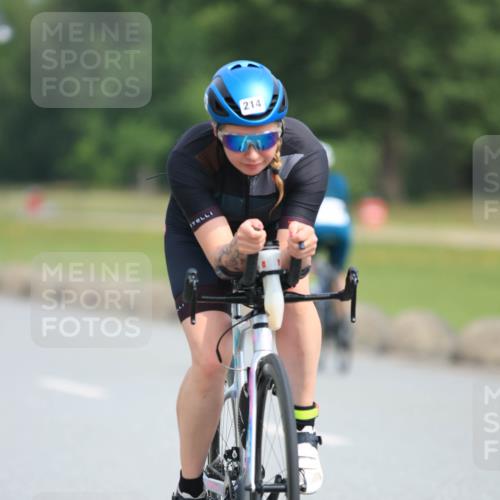 15.06.2025 - 27. Vierlanden-Triathlon H.Heesch http://msf.ph/oto/7993546 15.06.2025 10:25:47 Radfahren 214, 265, 477, 582, 604, 621, 626, 634 meine-sportfotos.de