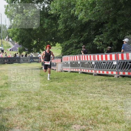 21.06.2025 - 27. Vierlanden-Triathlon KatJ http://msf.ph/oto/7993587 15.06.2025 12:35:10 Ziel 69 meine-sportfotos.de