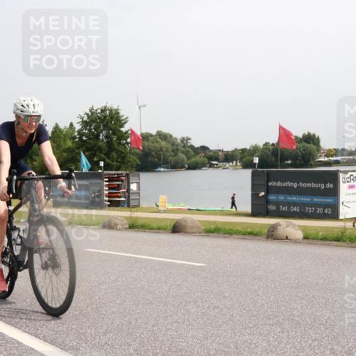 15.06.2025 - 27. Vierlanden-Triathlon H.Heesch http://msf.ph/oto/7993593 15.06.2025 11:16:29 Radfahren 45, 603, 717, 794, 805 meine-sportfotos.de