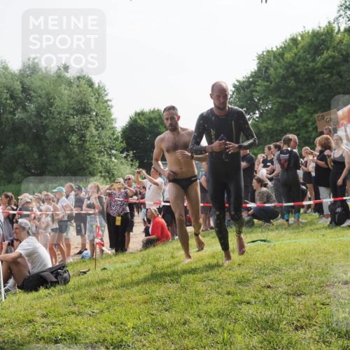 15.06.2025 - 27. Vierlanden-Triathlon KatJ http://msf.ph/oto/7993619 15.06.2025 09:54:28 Schwimmen 253, 255, 261, 337, 342, 354 meine-sportfotos.de