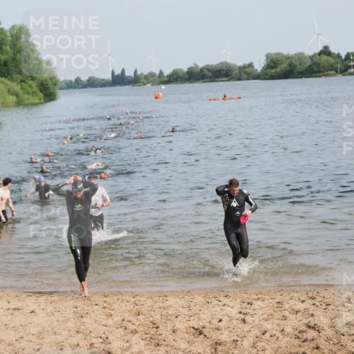 21.06.2025 - 27. Vierlanden-Triathlon MichiJ http://msf.ph/oto/7993628 15.06.2026 09:55:40 Schwimmen 272, 273, 300, 303, 329, 548 meine-sportfotos.de