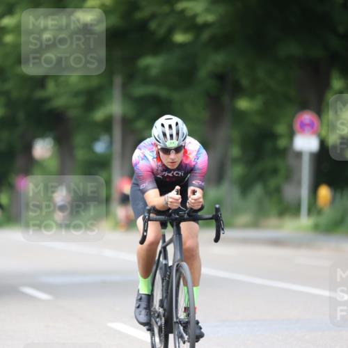15.06.2025 - 7 Türme Triathlon Yannick Fuchs http://msf.ph/oto/7993637 15.06.2025 13:07:30 Radfahren 285, 324, 548 meine-sportfotos.de