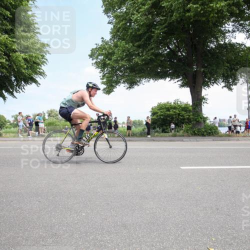 15.06.2025 - 7 Türme Triathlon Yannick Fuchs http://msf.ph/oto/7993658 15.06.2025 13:32:08 Radfahren 579, 1132 meine-sportfotos.de