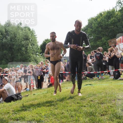 15.06.2025 - 27. Vierlanden-Triathlon KatJ http://msf.ph/oto/7993663 15.06.2025 09:54:28 Schwimmen 253, 255, 261, 337, 342, 354 meine-sportfotos.de