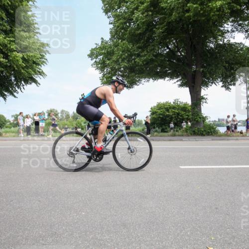 15.06.2025 - 7 Türme Triathlon Yannick Fuchs http://msf.ph/oto/7993666 15.06.2025 13:32:18 Radfahren 332 meine-sportfotos.de