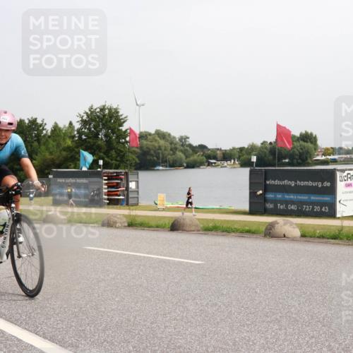 15.06.2025 - 27. Vierlanden-Triathlon H.Heesch http://msf.ph/oto/7993679 15.06.2025 11:16:42 Radfahren 204, 478, 797, 828, 953 meine-sportfotos.de