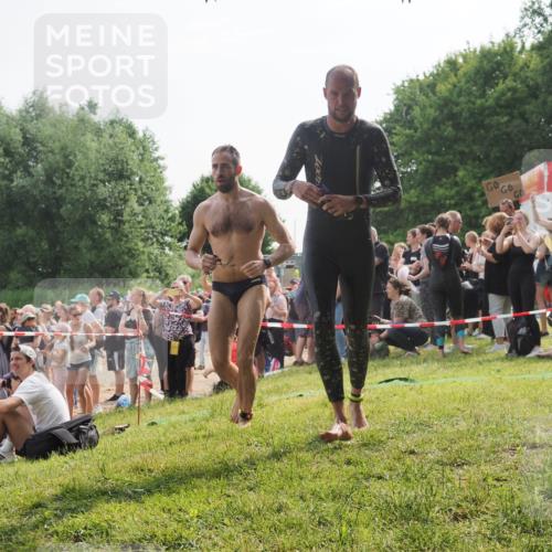 15.06.2025 - 27. Vierlanden-Triathlon KatJ http://msf.ph/oto/7993683 15.06.2025 09:54:28 Schwimmen 253, 255, 261, 337, 342, 354 meine-sportfotos.de