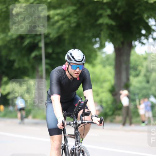 15.06.2025 - 7 Türme Triathlon Yannick Fuchs http://msf.ph/oto/7993699 15.06.2025 13:07:33 Radfahren 285, 295, 324 meine-sportfotos.de