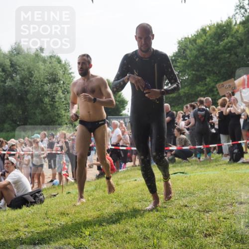 15.06.2025 - 27. Vierlanden-Triathlon KatJ http://msf.ph/oto/7993724 15.06.2025 09:54:29 Schwimmen 253, 255, 261, 318, 337, 342, 354 meine-sportfotos.de