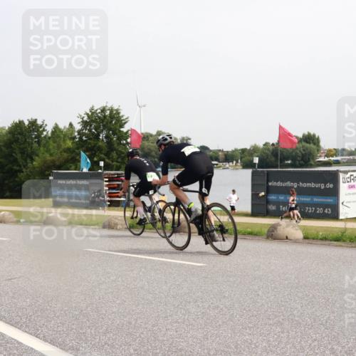 21.06.2025 - 27. Vierlanden-Triathlon H.Heesch http://msf.ph/oto/7993743 15.06.2025 11:17:48 Radfahren 13, 148, 153, 720, 947 meine-sportfotos.de