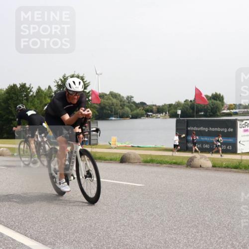 21.06.2025 - 27. Vierlanden-Triathlon H.Heesch http://msf.ph/oto/7993749 15.06.2025 11:17:48 Radfahren 13, 148, 153, 720, 947 meine-sportfotos.de