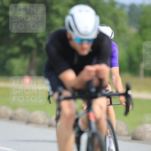 15.06.2025 - 27. Vierlanden-Triathlon H.Heesch http://msf.ph/oto/7993760 15.06.2025 10:26:44 Radfahren 12, 162, 194, 328, 445, 526, 547, 571 meine-sportfotos.de