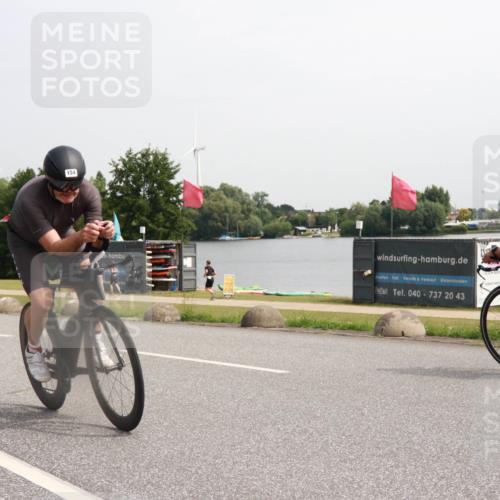 21.06.2025 - 27. Vierlanden-Triathlon H.Heesch http://msf.ph/oto/7993765 15.06.2025 11:17:54 Radfahren 7, 148, 153, 154, 720, 947 meine-sportfotos.de