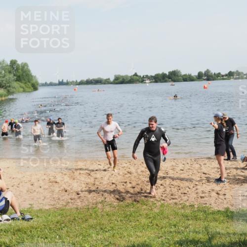 21.06.2025 - 27. Vierlanden-Triathlon MichiJ http://msf.ph/oto/7993768 15.06.2026 09:55:45 Schwimmen 273, 280, 283, 300, 303, 322, 331, 338 meine-sportfotos.de