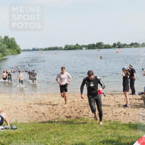21.06.2025 - 27. Vierlanden-Triathlon MichiJ http://msf.ph/oto/7993782 15.06.2026 09:55:45 Schwimmen 273, 280, 283, 300, 303, 322, 331, 338 meine-sportfotos.de