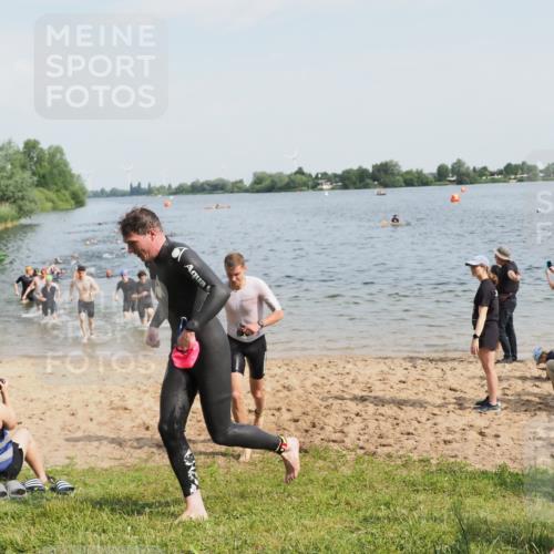 21.06.2025 - 27. Vierlanden-Triathlon MichiJ http://msf.ph/oto/7993810 15.06.2026 09:55:46 Schwimmen 273, 280, 283, 300, 303, 322, 331, 338 meine-sportfotos.de