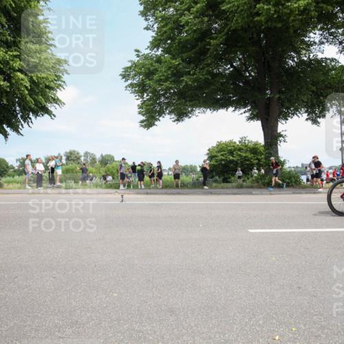 15.06.2025 - 7 Türme Triathlon Yannick Fuchs http://msf.ph/oto/7993834 15.06.2025 13:32:58 Radfahren 252, 361, 598, 717, 739, 927, 1069, 1102, 1187 meine-sportfotos.de