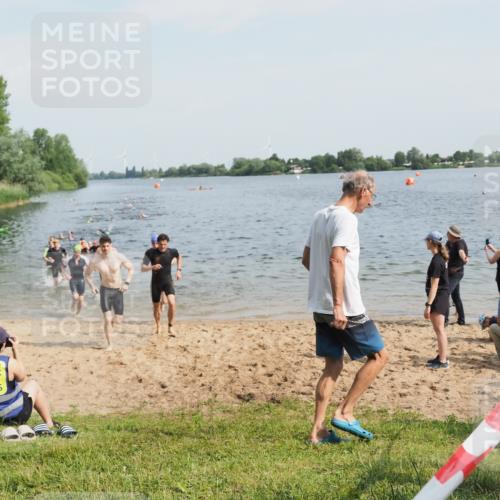 21.06.2025 - 27. Vierlanden-Triathlon MichiJ http://msf.ph/oto/7993876 15.06.2026 09:55:49 Schwimmen 273, 280, 283, 300, 303, 308, 322, 331, 338 meine-sportfotos.de