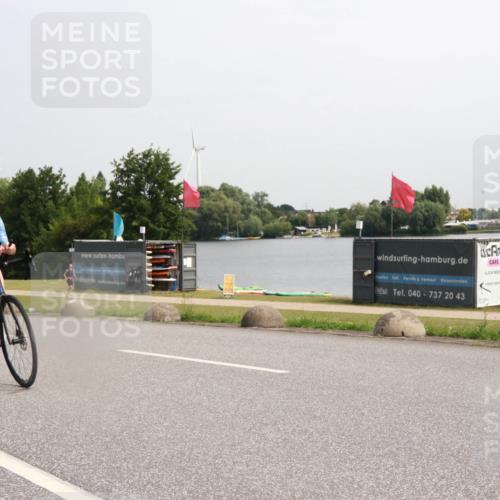 21.06.2025 - 27. Vierlanden-Triathlon H.Heesch http://msf.ph/oto/7993894 15.06.2025 11:18:28 Radfahren 219, 750 meine-sportfotos.de