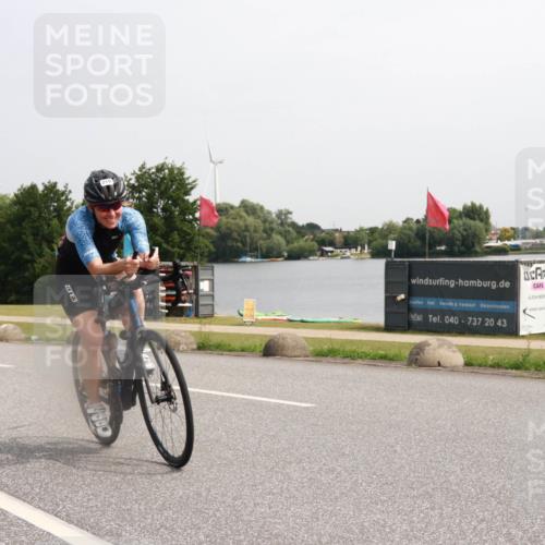 21.06.2025 - 27. Vierlanden-Triathlon H.Heesch http://msf.ph/oto/7993896 15.06.2025 11:18:28 Radfahren 219, 750 meine-sportfotos.de