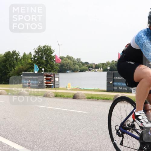 21.06.2025 - 27. Vierlanden-Triathlon H.Heesch http://msf.ph/oto/7993903 15.06.2025 11:18:29 Radfahren 219, 750 meine-sportfotos.de