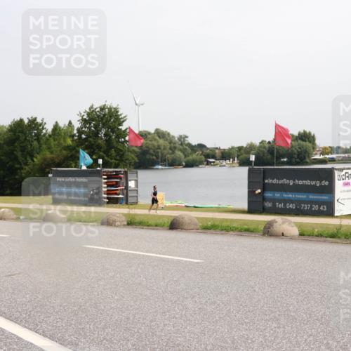21.06.2025 - 27. Vierlanden-Triathlon H.Heesch http://msf.ph/oto/7993906 15.06.2025 11:18:31 Radfahren 219, 236, 750 meine-sportfotos.de