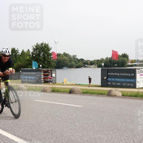 21.06.2025 - 27. Vierlanden-Triathlon H.Heesch http://msf.ph/oto/7993919 15.06.2025 11:19:19 Radfahren 151, 783 meine-sportfotos.de