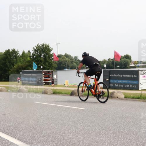 21.06.2025 - 27. Vierlanden-Triathlon H.Heesch http://msf.ph/oto/7993924 15.06.2025 11:19:22 Radfahren 151, 188, 783 meine-sportfotos.de