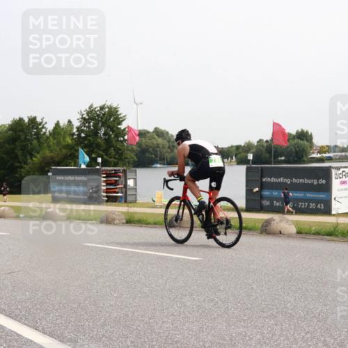 21.06.2025 - 27. Vierlanden-Triathlon H.Heesch http://msf.ph/oto/7993932 15.06.2025 11:19:29 Radfahren 172, 188, 784, 786 meine-sportfotos.de