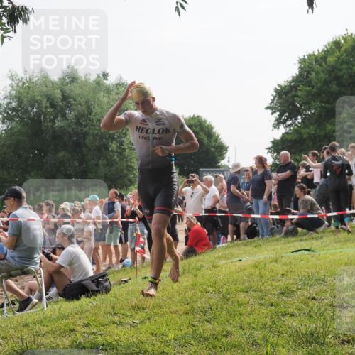 15.06.2025 - 27. Vierlanden-Triathlon KatJ http://msf.ph/oto/7993933 15.06.2025 09:54:33 Schwimmen 253, 255, 261, 262, 318, 342, 354 meine-sportfotos.de