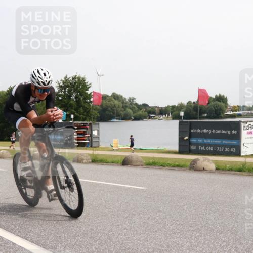 21.06.2025 - 27. Vierlanden-Triathlon H.Heesch http://msf.ph/oto/7993937 15.06.2025 11:19:31 Radfahren 172, 784, 786 meine-sportfotos.de