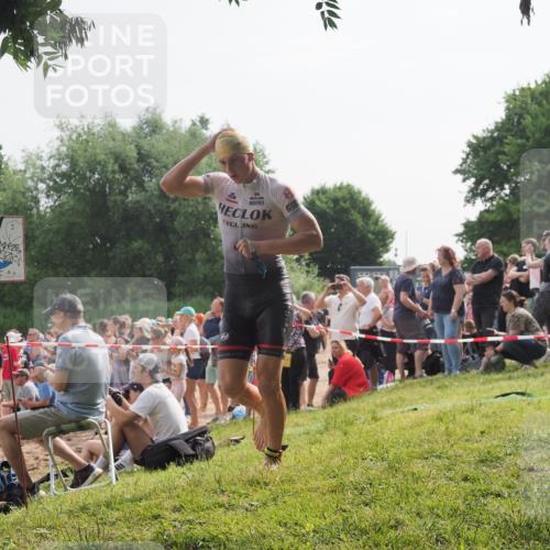 15.06.2025 - 27. Vierlanden-Triathlon KatJ http://msf.ph/oto/7993947 15.06.2025 09:54:33 Schwimmen 253, 255, 261, 262, 318, 342, 354 meine-sportfotos.de